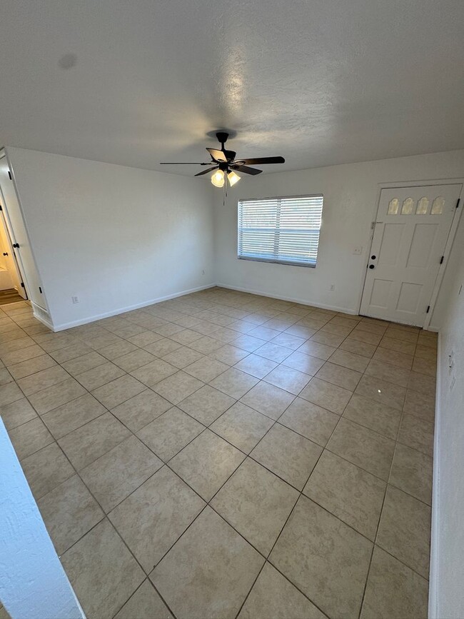 Photo - 1702 NE 71st St