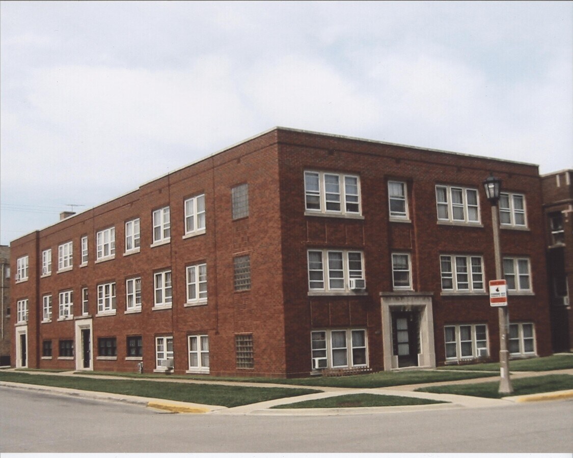Photo - 1646 Elmwood Ave Apartments