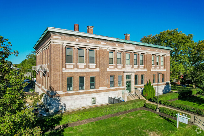 Building Photo - Grant School Lofts