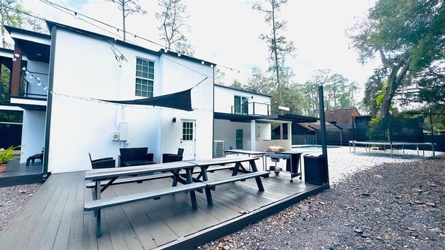 Photo - 14614 Bayonne Rd