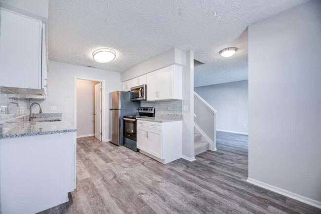 Wexford Lakes Apartments and Townhomes