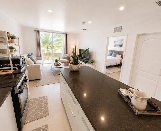 945 Michigan Ave Unit 4