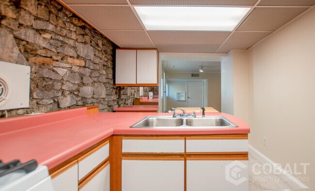 Photo - 867 Rosedale Rd NE Unit 2