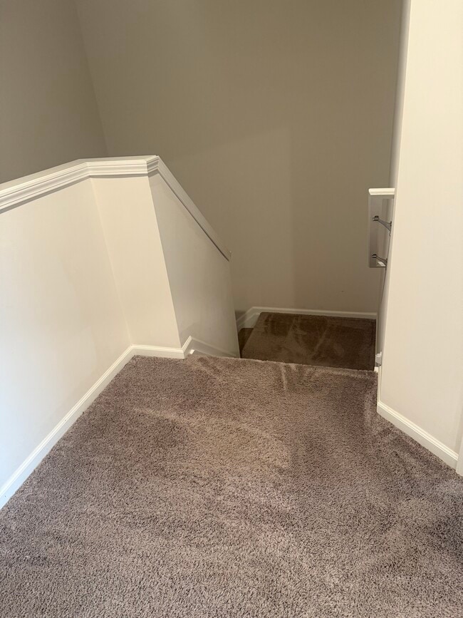 Building Photo - 8692 Pioneer St