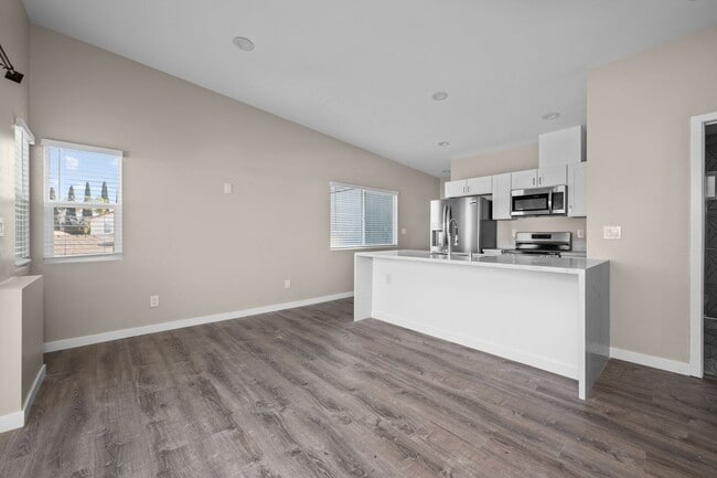 Photo - Bedrooms for Rent! $1100.00/room