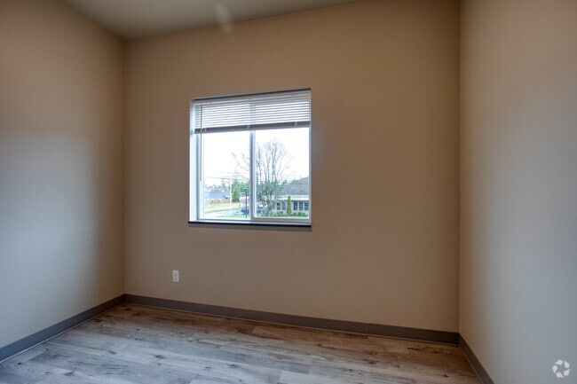 2BR, 1BA - 794SF