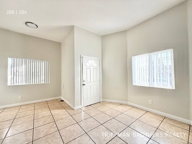 Photo - 851 W 93rd St Unit B