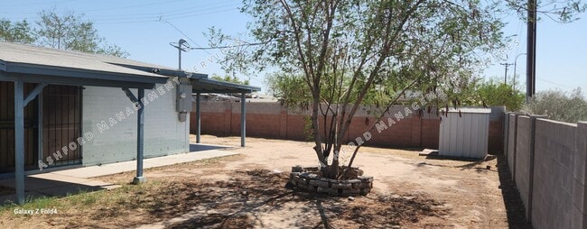 Photo - $1,400 Steal! Cozy 2-Bedroom Home in the Heart of Phoenix - Don’t Miss Out!