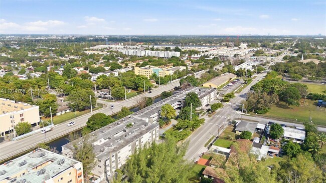 Photo - 2405 NW 135th St Unidad 328