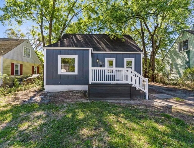 Photo - Cape Cod Style 3 Bedroom Home - Newly Remodeled All Throughout!