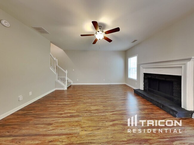 Photo - 1410 Commonwealth Ln