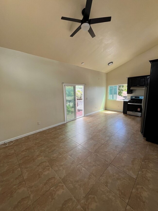 Photo - 66 E McFarlane Dr Unidad Upstairs
