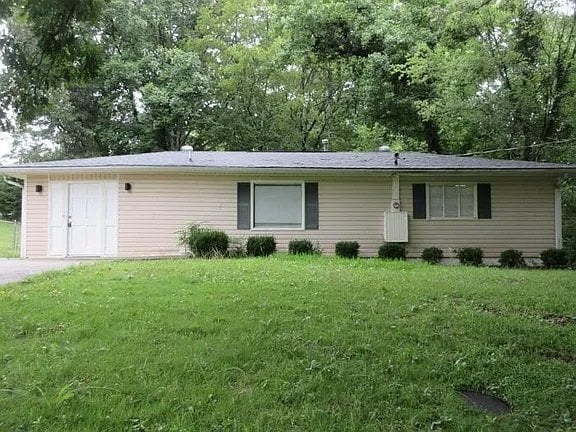 Building Photo - 200 Mccormick Ave