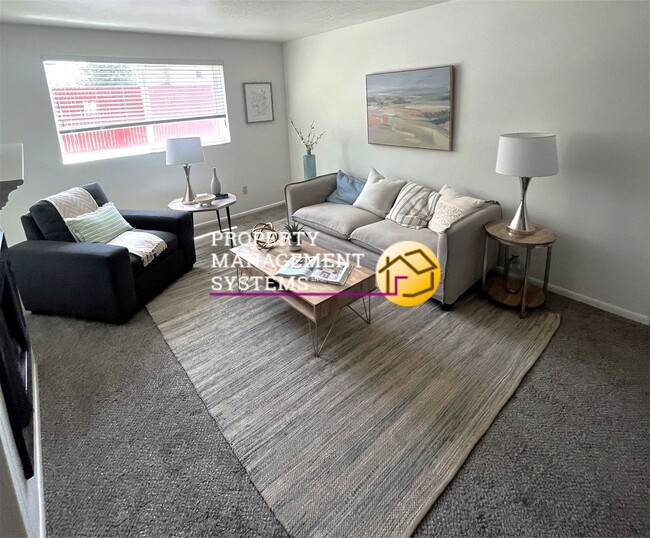 Building Photo - 2 Bedroom Condo for Rent Unit 13