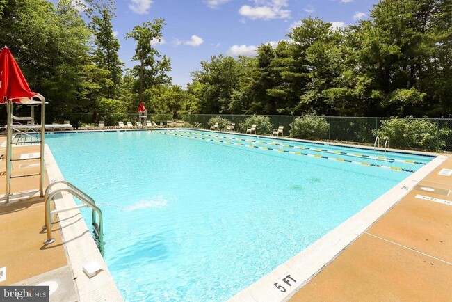 Photo - 5717 Brewer House Cir Unidad T-2