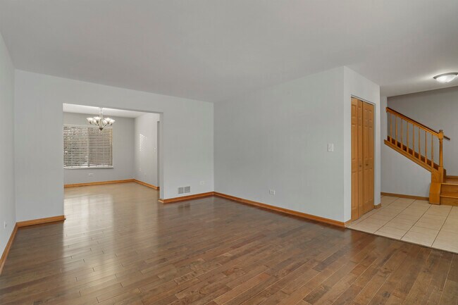 Photo - 1462 Glen Ellyn Rd