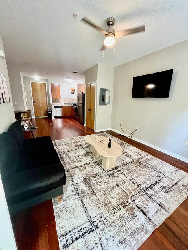 Building Photo - 898 Oak St SW Unit 3323 Rental