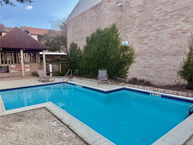 Building Photo - 2100 Wilcrest Dr Unit 107 Rental