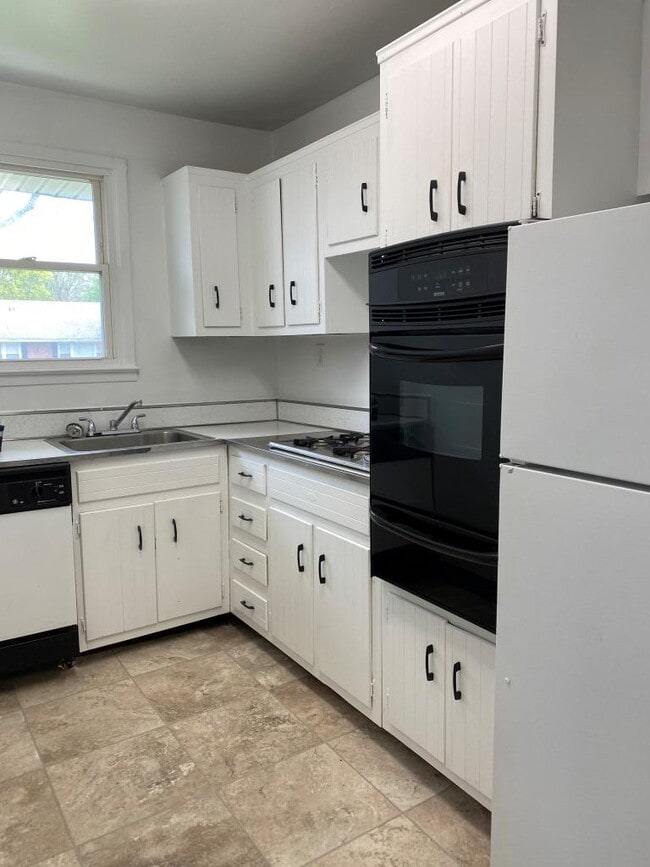 Photo - Riverhill Apartments