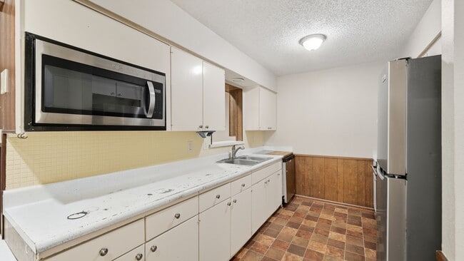 Photo - 140 Cloverleaf Dr