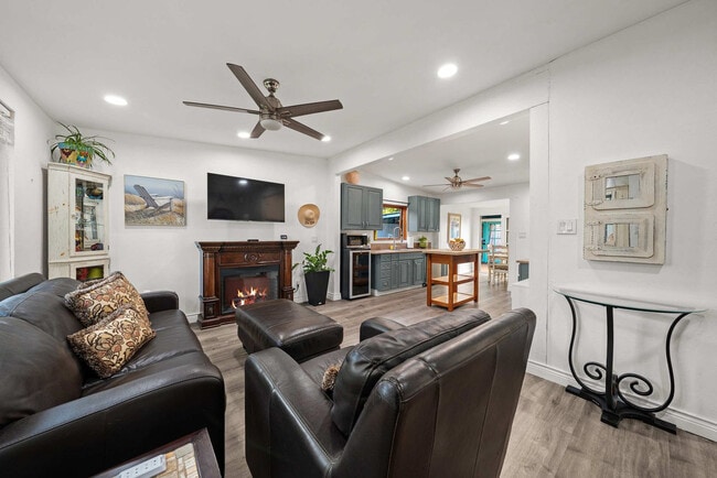 Photo - 1601 Kraft St Unit ID1302386P