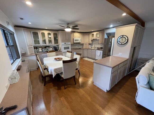 Building Photo - 4026 Society Dr Unit Society Condo