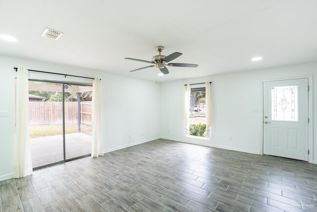 Photo - 19 Falcon Ave