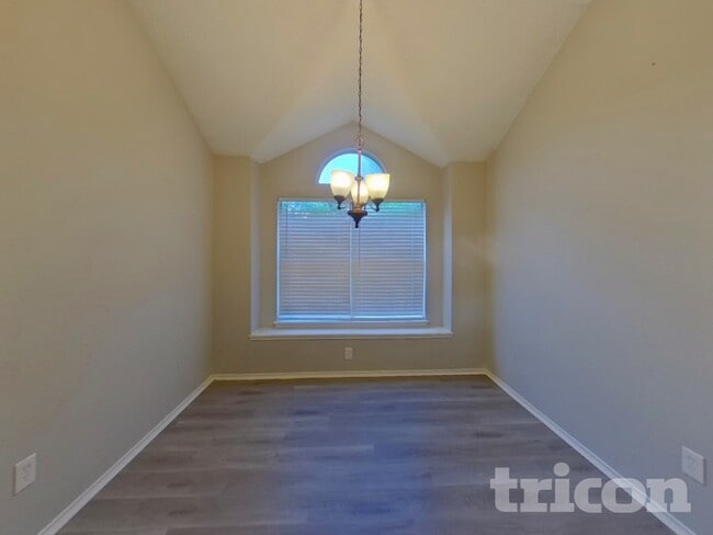 Photo - 907 Ponds Ct