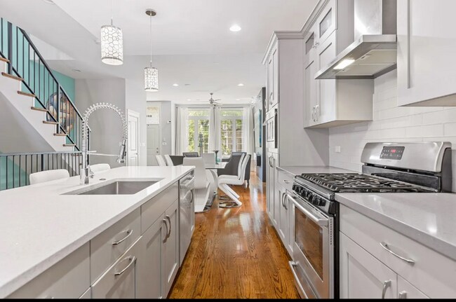 Photo - 544 E 46th Pl House