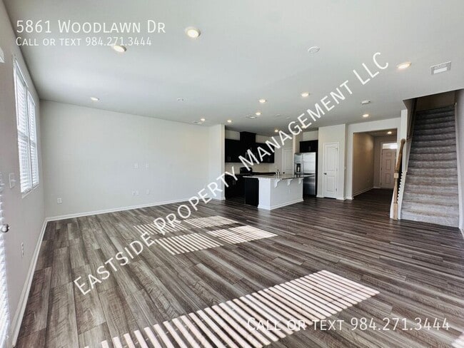 Photo - 5861 Woodlawn Dr