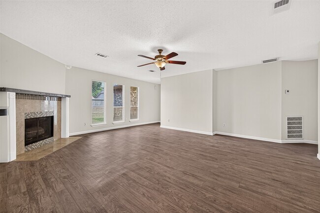 Photo - 7407 Cortes Dr