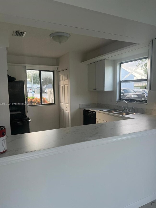 Photo - 6408 Dockside Cir