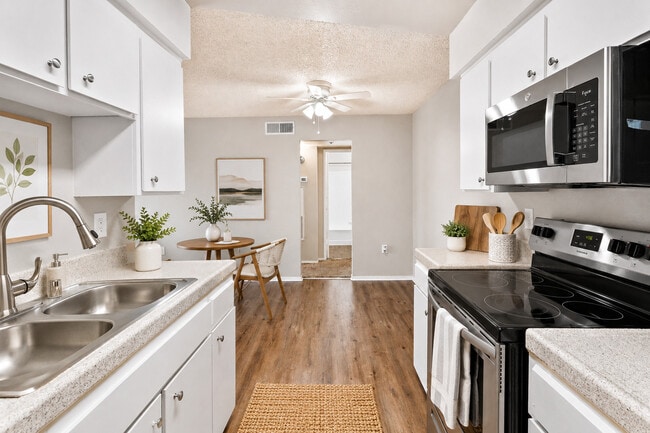 Photo - Falcon Pointe Apartments