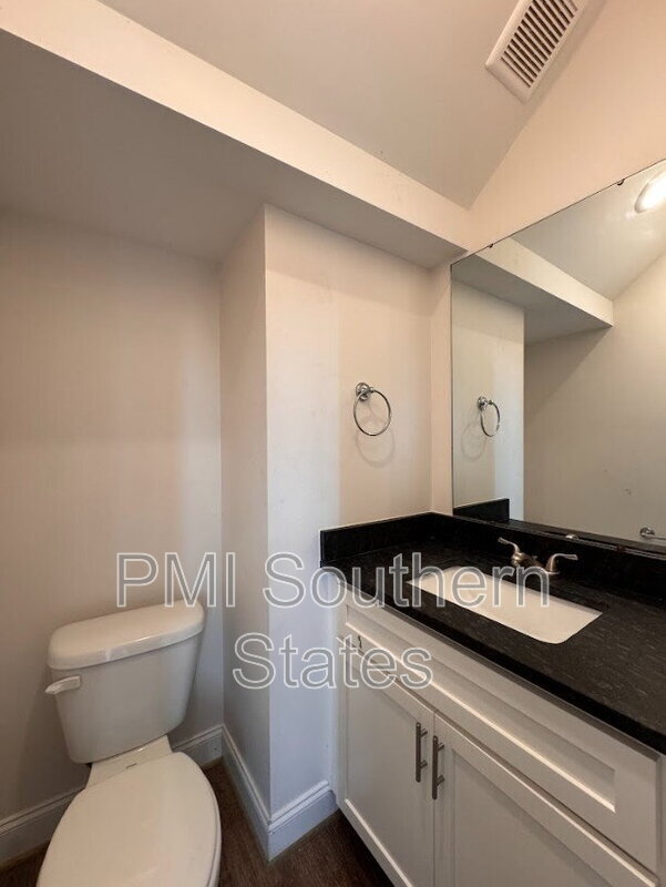 Photo - 202 Clarus Crk Wy