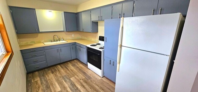 Building Photo - 253 Hillside Cir Unit 253 Hillside Circle  2