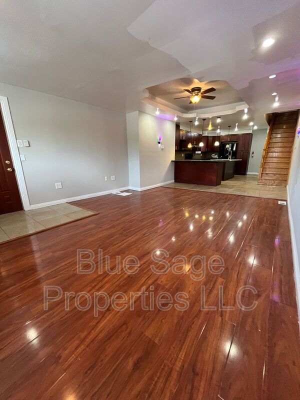 Photo - 17 S Church Ln