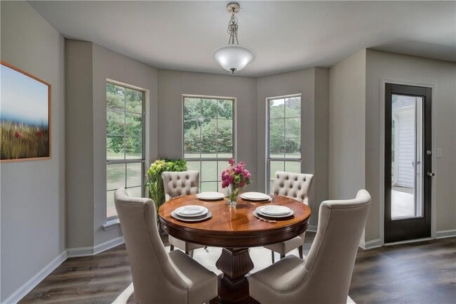 Photo - 4100 Chanticleer Dr NW