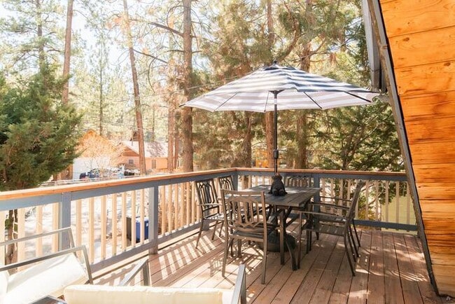 Photo - 633 Barret Way