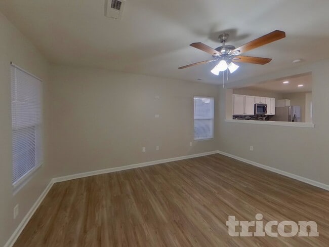 Photo - 238 Waterlemon Way