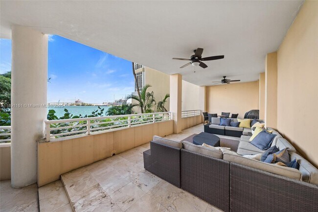 Building Photo - 848 Brickell Key Dr Unit 201