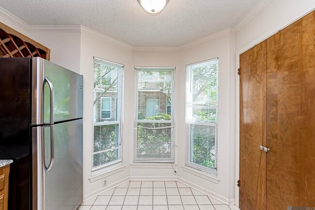 Photo - 9821 Siegen Ln