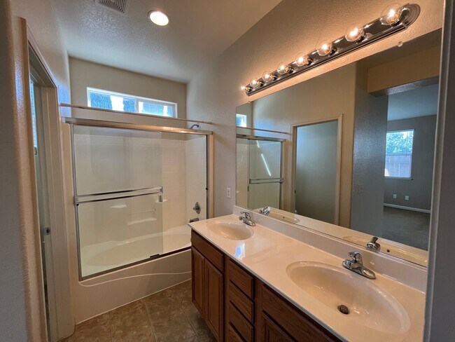 3 bedroom 2 bath home in Yuba City - House Rental in Yuba City, CA | ForRent.com