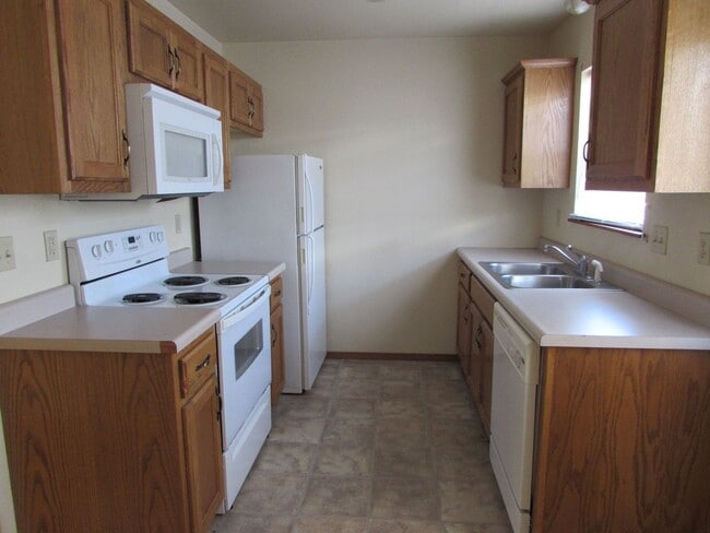 Photo - 20329 Skyview Dr Unit C