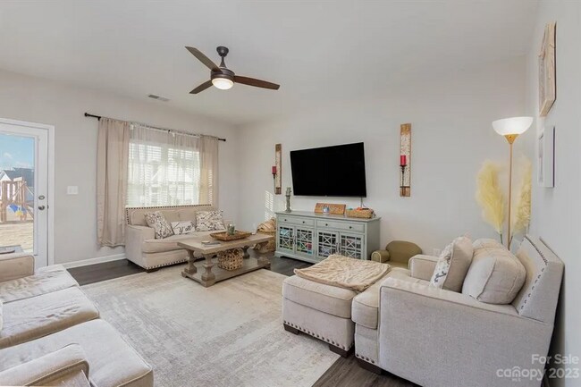 Photo - 549 Kiser Ln