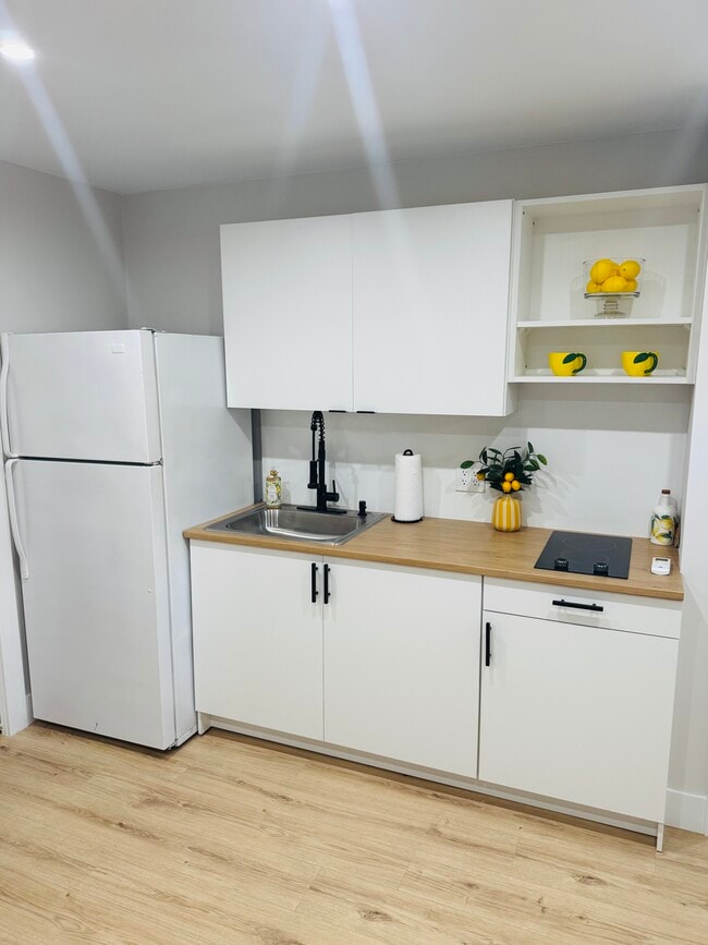 Building Photo - 14274 SW 166th Ter Unit Efficiency for Rent Rental