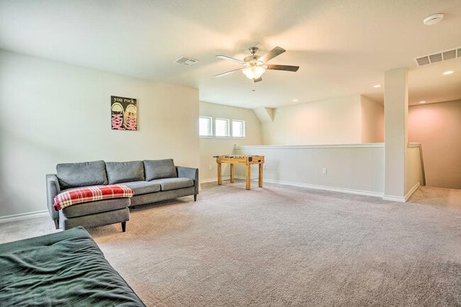 Building Photo - 5603 Chestnut Xing Unit ID1385902P