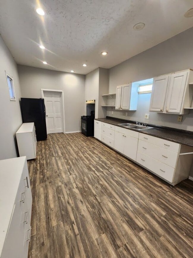 Photo - Pet Friendly 5 Bedroom Home in York!