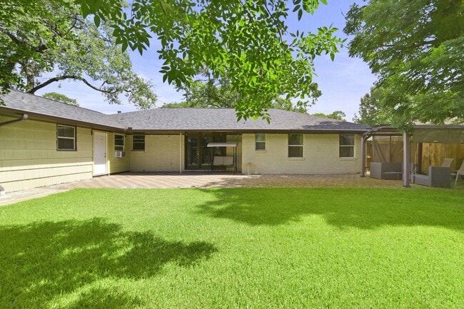 Building Photo - 3123 Deal St