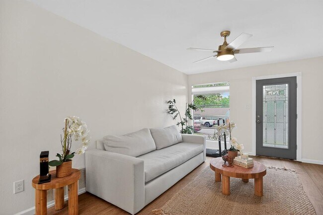 Photo - 6908 Pondsdale Ln