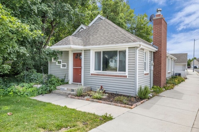 Photo - Beautiful and Bright 2 Bedroom 1 Bathroom Home in Murray!!